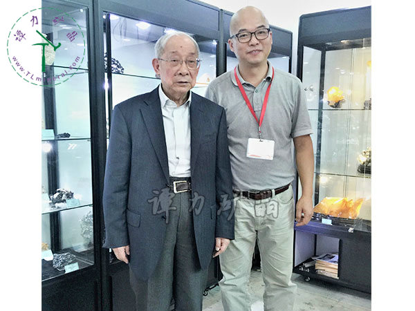 中國(guó)月球探測(cè)工程首席科學(xué)家，“嫦娥之父”-歐陽(yáng)自遠(yuǎn)院士（左）